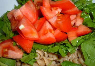 spinach tomato pasta salad