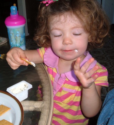 Lizzie tries cream cheese