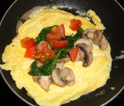 spinach mushroom tomato omelette