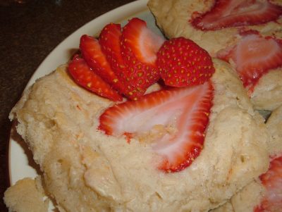 cinnamon strawberry pancakes