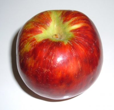 red apple