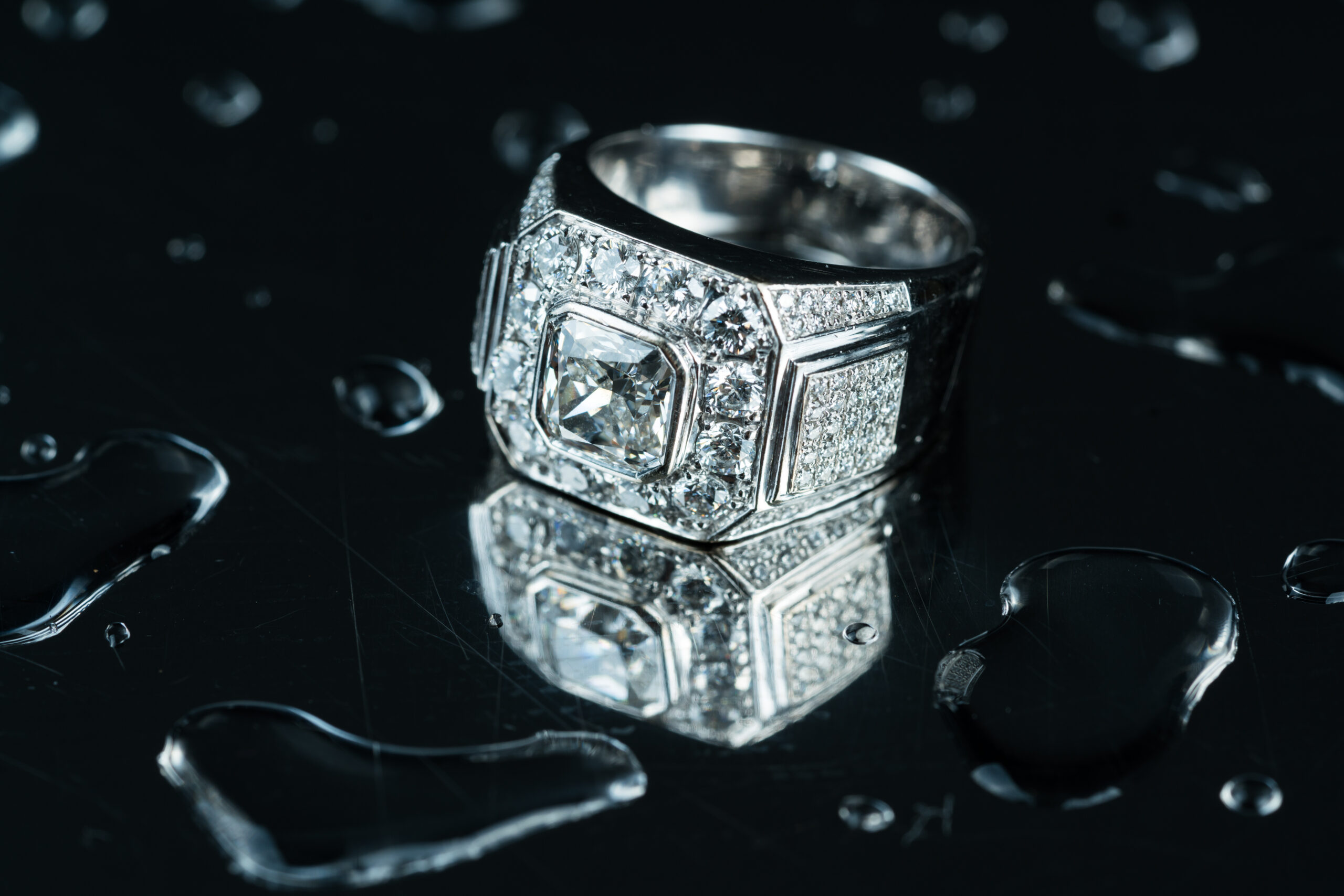 6. The Harry Winston Jewelry Heist