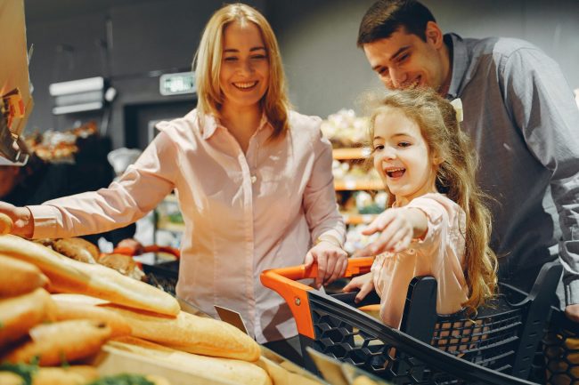 8 Reasons To Stop Grocery Shopping With Your Kids