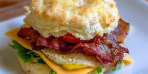 How to Make the Perfect Breakfast on a Bun: 12 Easy Variations