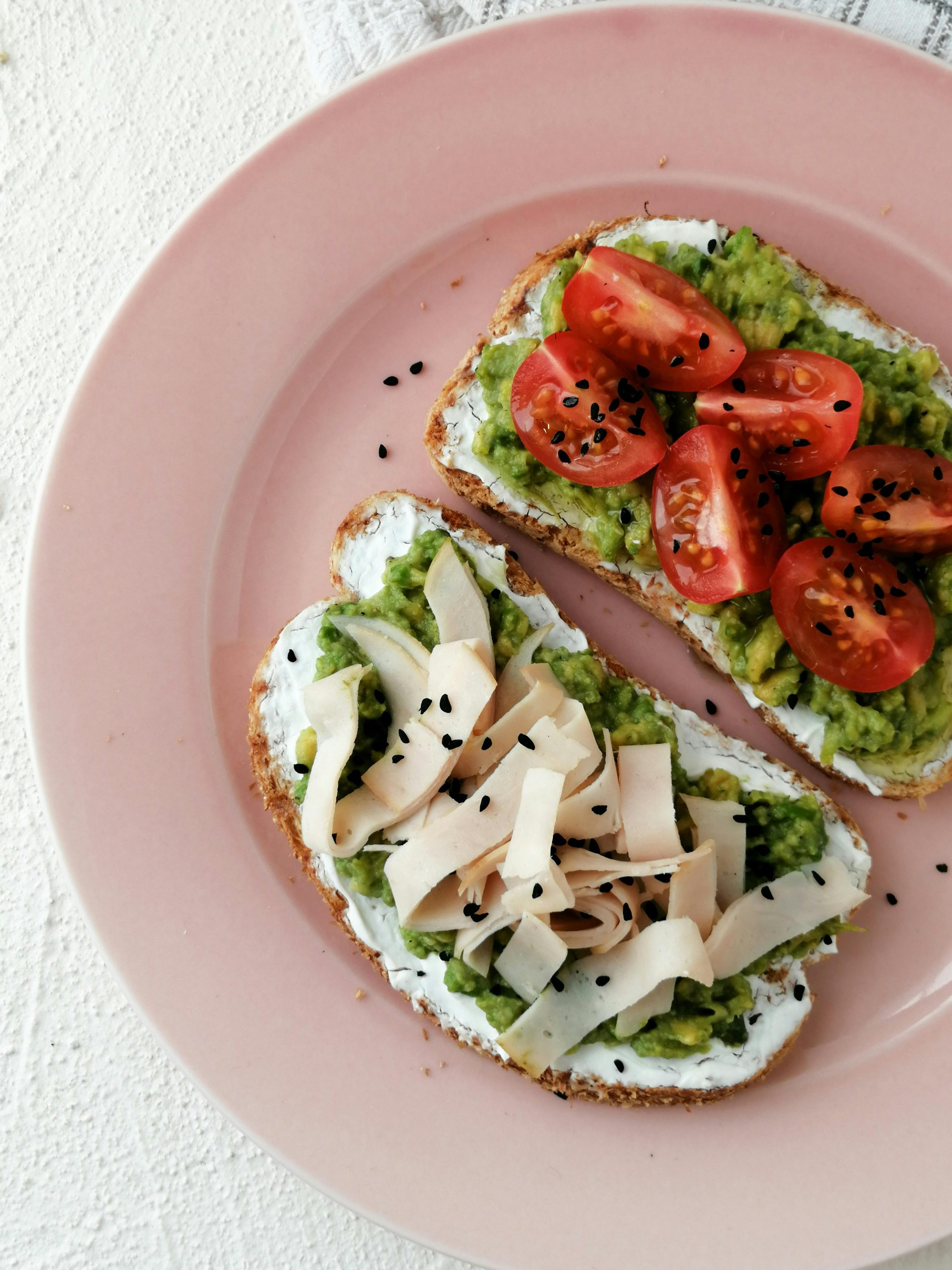 3. Avocado and Egg on a Whole-Grain Bun