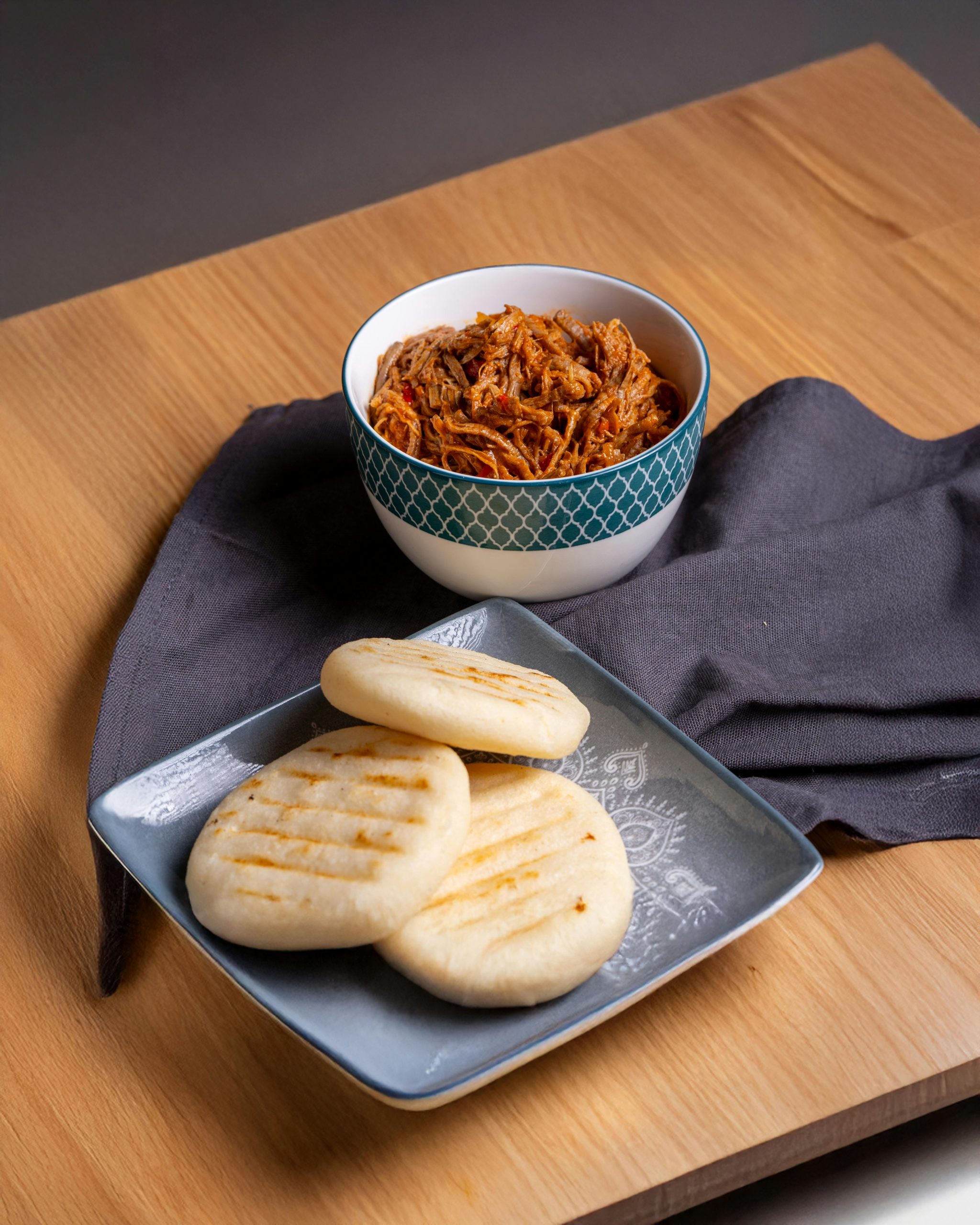 5. Arepa (Venezuela/Colombia)