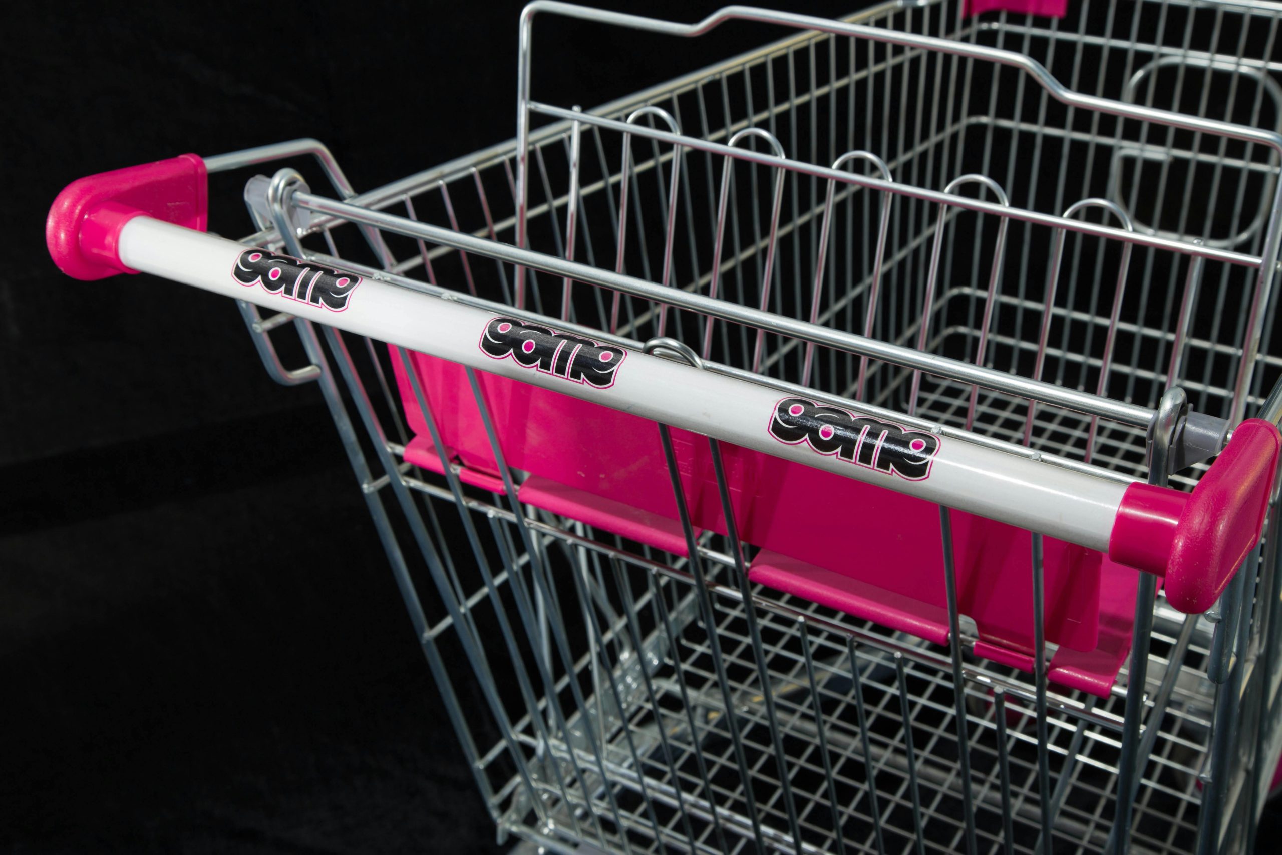 3. Giant Shopping Carts Encourage Overspending