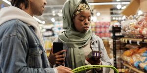 The Real Reason Grocery Shopping Together Can Be a Relationship Test