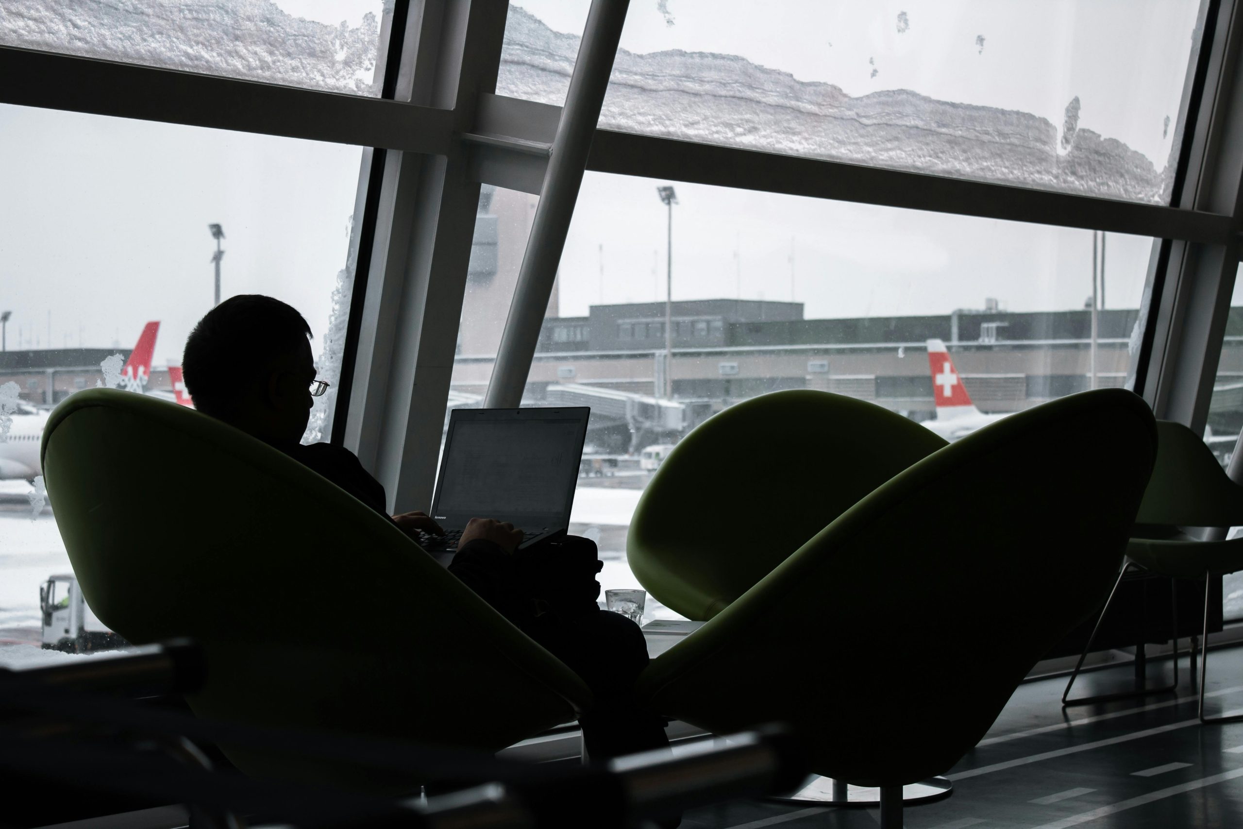 2. Complimentary Airport Lounge Access