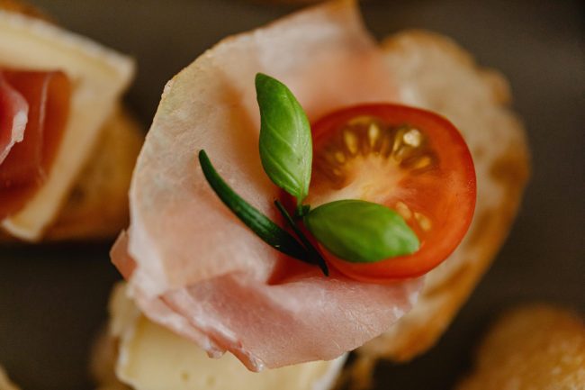 6 Signs of Lower-Quality Lunch Meat to Avoid at the Grocery Store