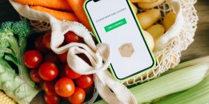 Why Shopping for Groceries Online Can Lead to Disastrous Results for Your Diet