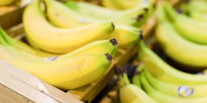 prevent bananas from turning brown