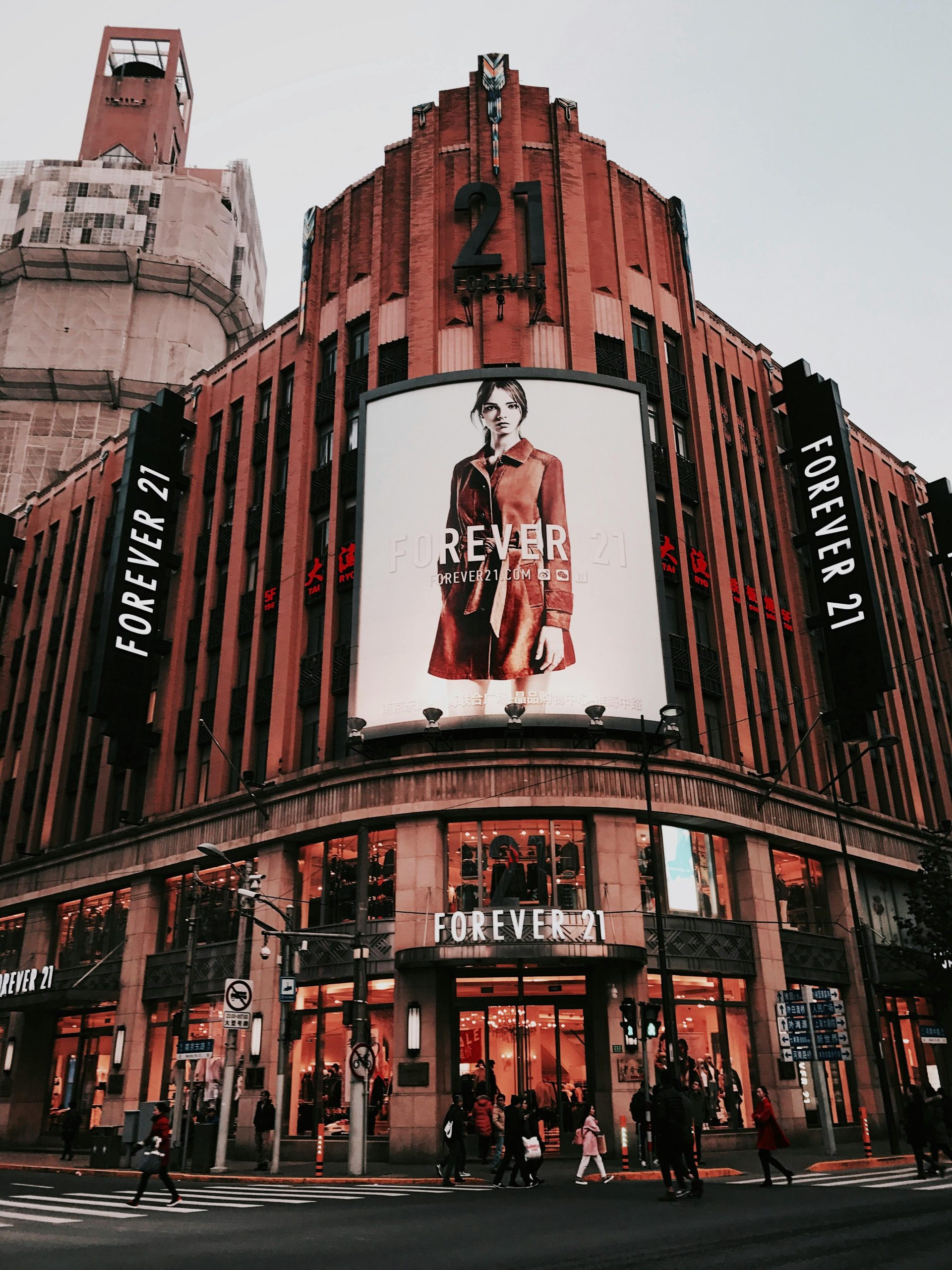 5 Best Alternatives to Shein And Temu With Brick and Mortar Stores