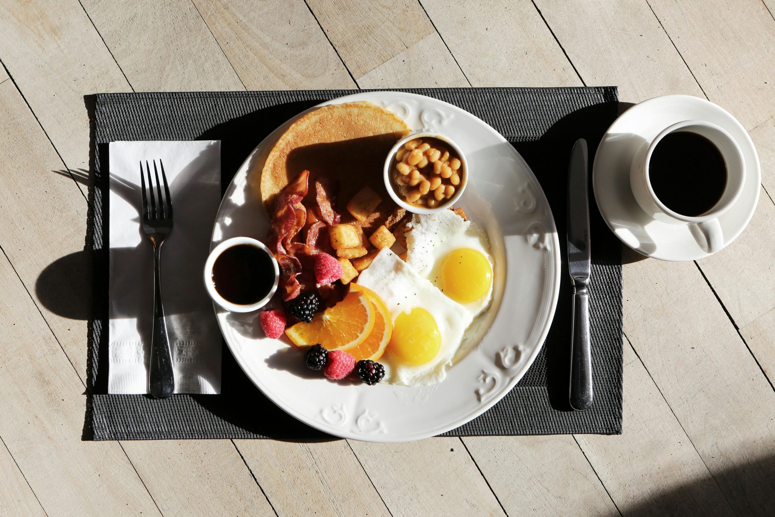 6. Farm-to-Table Restaurants Emphasizing Seasonal Breakfasts