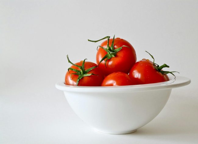 10 Popular Foods That Don’t Belong in Your Fridge (But You’re Doing It Anyway)