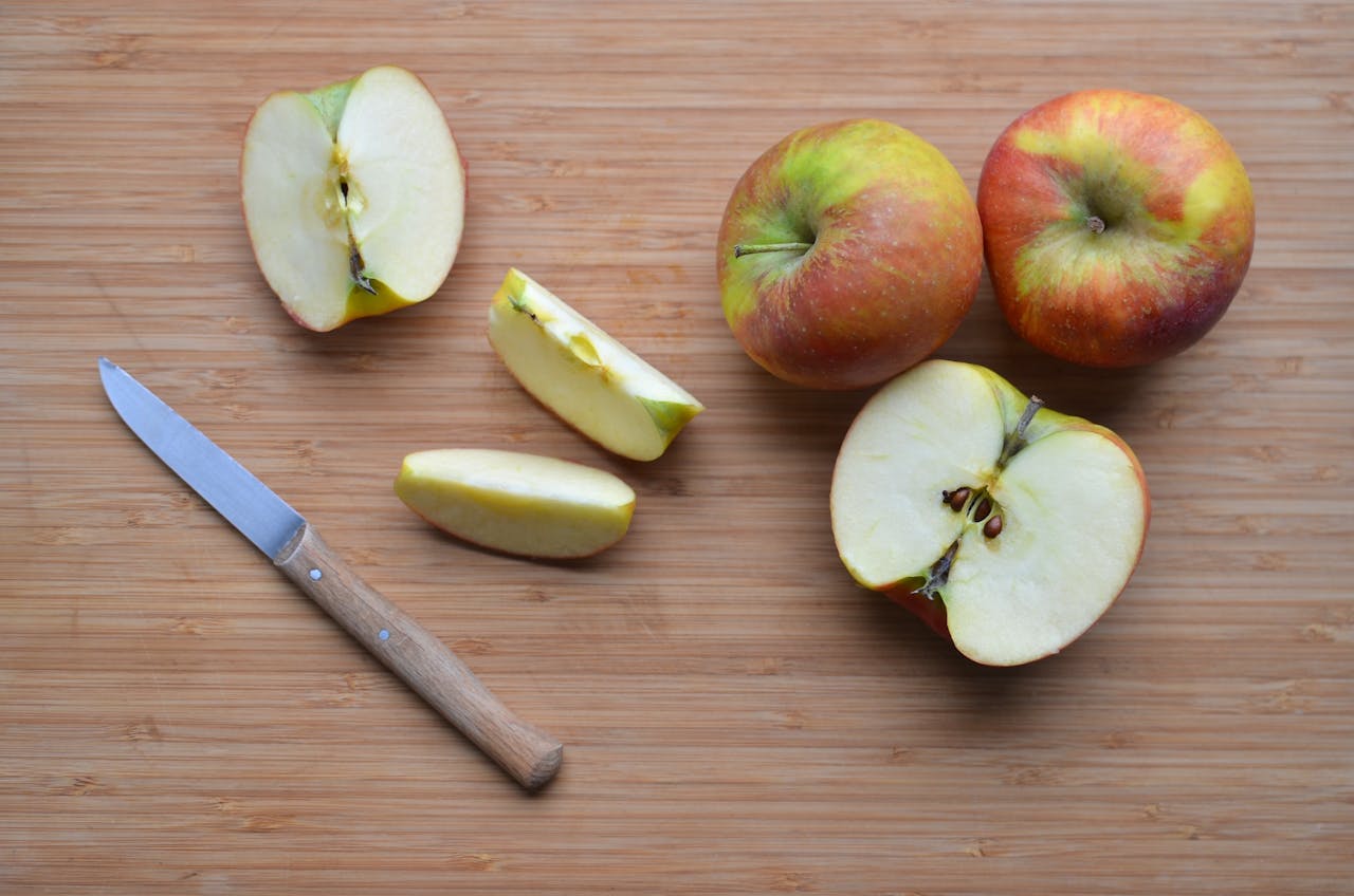 cut apple