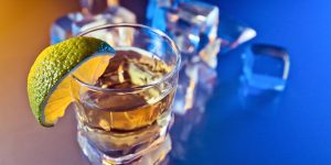 foods that worsen allergies - alcohol