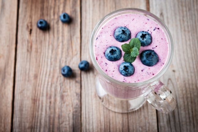 smoothie with fresh berries healthy drinks