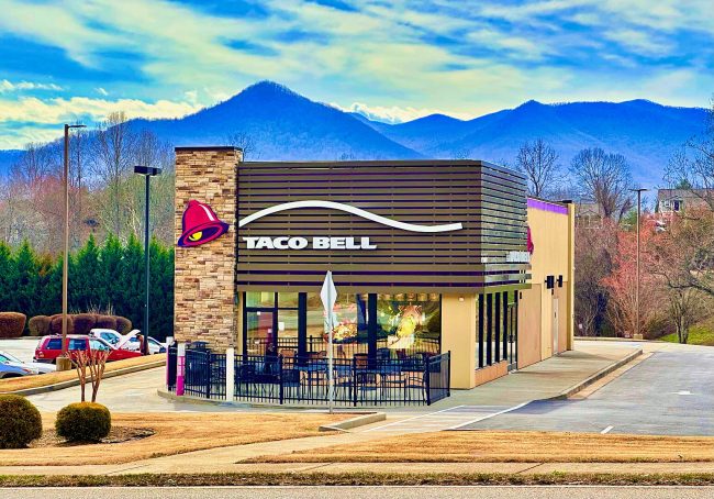 1546px-A_modern_Taco_Bell_restaurant_in_Hiawassee,_Georgia taco bell steak