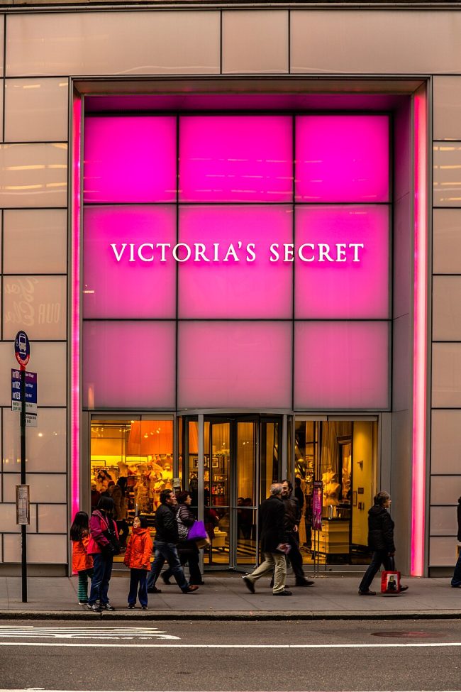 960px-Victoria’s_Secret_Store_9,_722_Lexington_Ave,_New_York,_NY_10022,_USA_-_Dec_2012 customer backlash