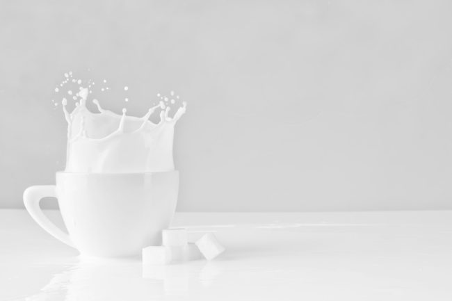 jagoda-kondratiuk-sDeGlMAwcH4-unsplash milk