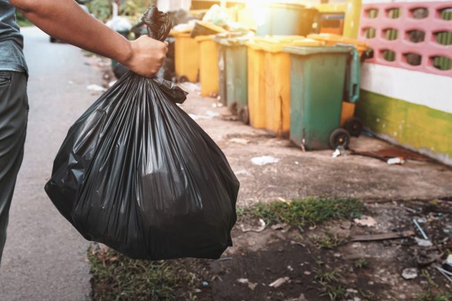 items you should never throw in the trash