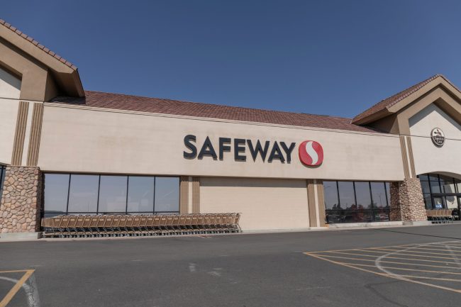 Prescott – Circa September 2021: Safeway grocery store. Safeway supermarkets are a subsidiary of Albertsons. 11 Grocery Store "Hacks" That Don't Actually Work