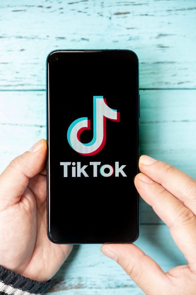 freerlaw231000766 8 Celebrity Grocery Habits That Accidentally Sparked TikTok Trends