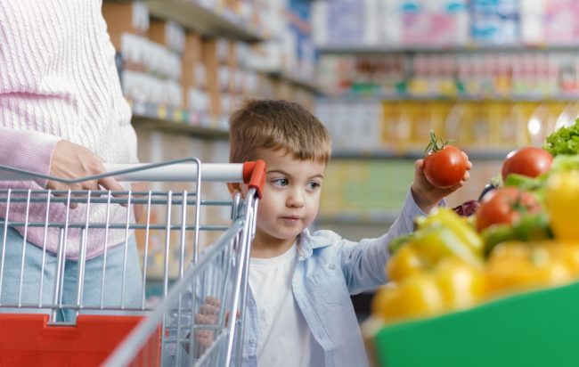 Cute,Happy,Kid,Doing,Grocery,Shopping,With,His,Mother,,He Kid grocery