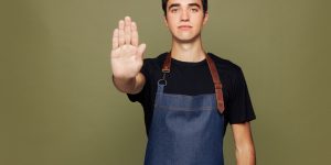 Grocery Chains Face Worker Protests Over Break Timing and Labor Expectations