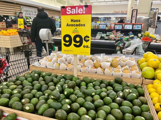 shutterstock_2580212409 6 Grocery Category Price Patterns You Should Know