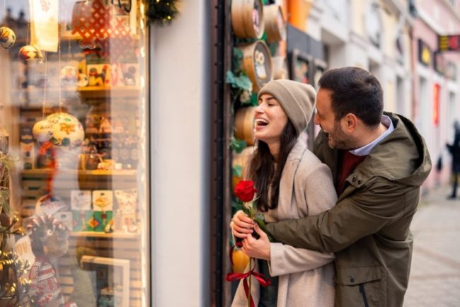 shutterstock_2563395735 Valentine’s Day discounts