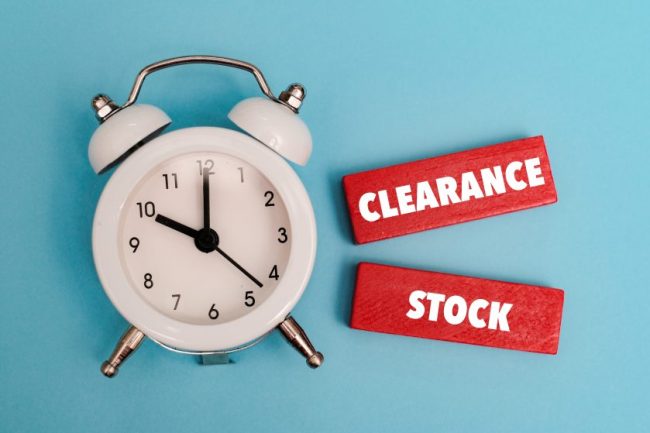 shutterstock_2502509571 Shoppers Say Clearance Items Disappear Earlier in the Day