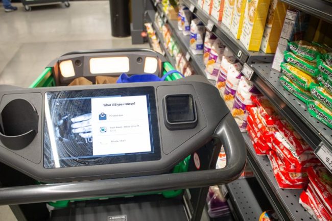 shutterstock_1993069589 Why Smart Carts Are Quickly Replacing Traditional Supermarket Registers