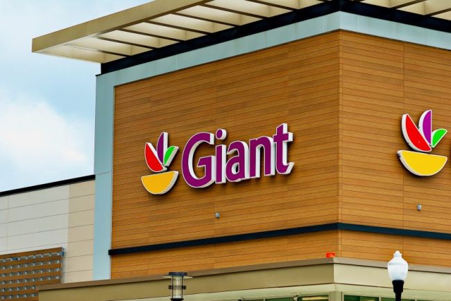 shutterstock_2354959057 Pennsylvania Retail Chains Confirm Store Closures Ahead of Spring Changes