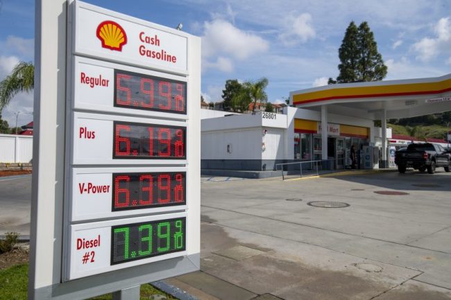 shutterstock_2762136821 Why Ohio and Michigan Are Seeing Some of the Steepest Gas Price Increases This Week
