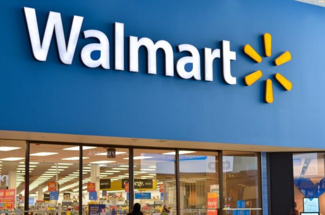 shutterstock_1619936182 (1) Walmart’s Locked Cases and Vanishing Self-Checkout — What to Expect