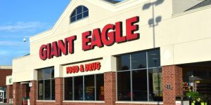 Major Grocery Chains Announce Price Cuts as Trump Praises Giant Eagle