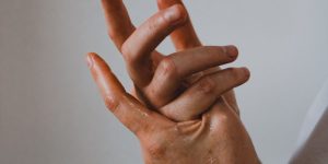 Why Your Hands Go Numb After Grocery Shopping — And When to Get It Checked