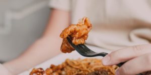 Why Some Foods Taste Better When You Eat Them With a Plastic Fork